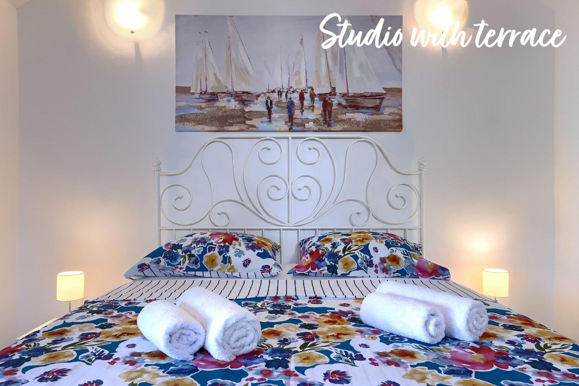 Studios Notte Sul Porto Rovinj Exterior foto