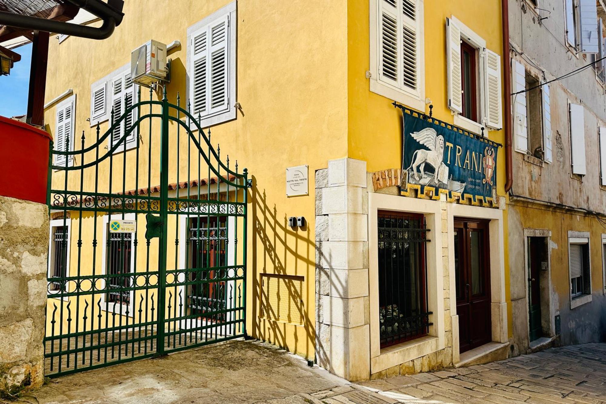 Studios Notte Sul Porto Rovinj Exterior foto
